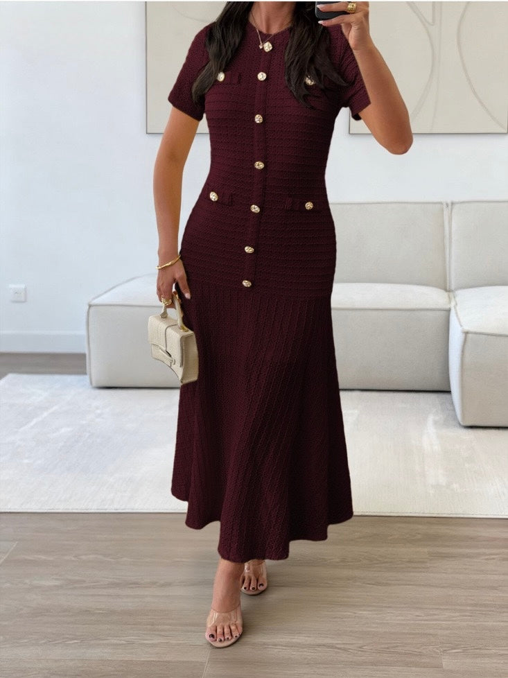 Robe Bella – Robe Longue Tricotée à Boutons Dorés