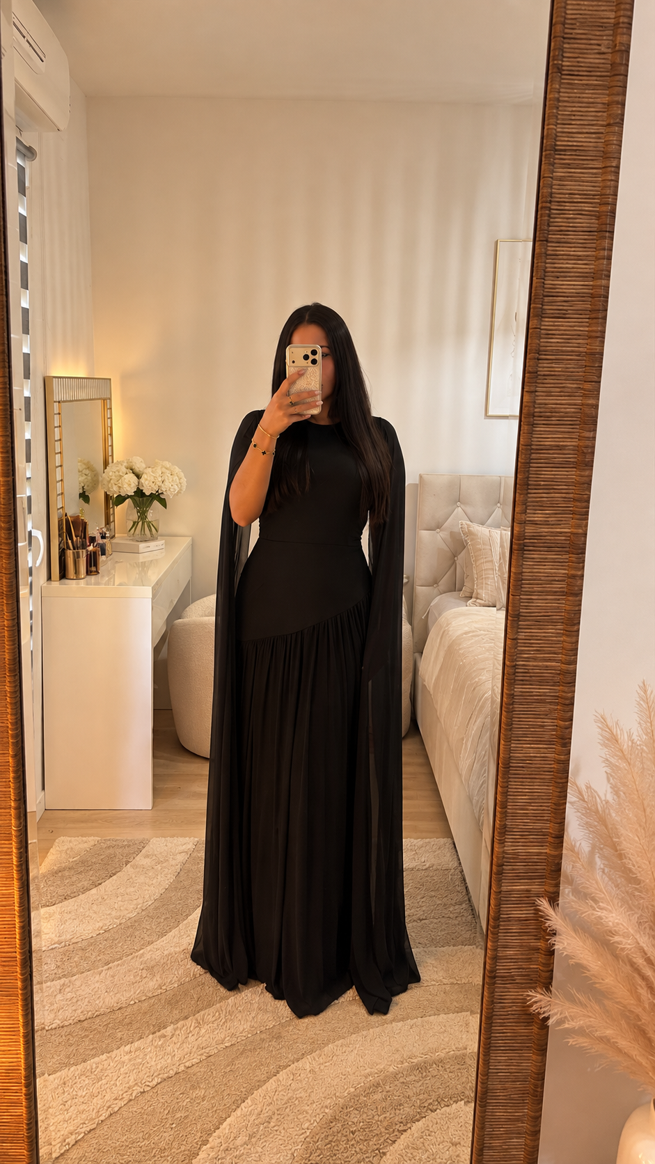 Robe Longue SUNA – Robe Élégante à Manches Cape