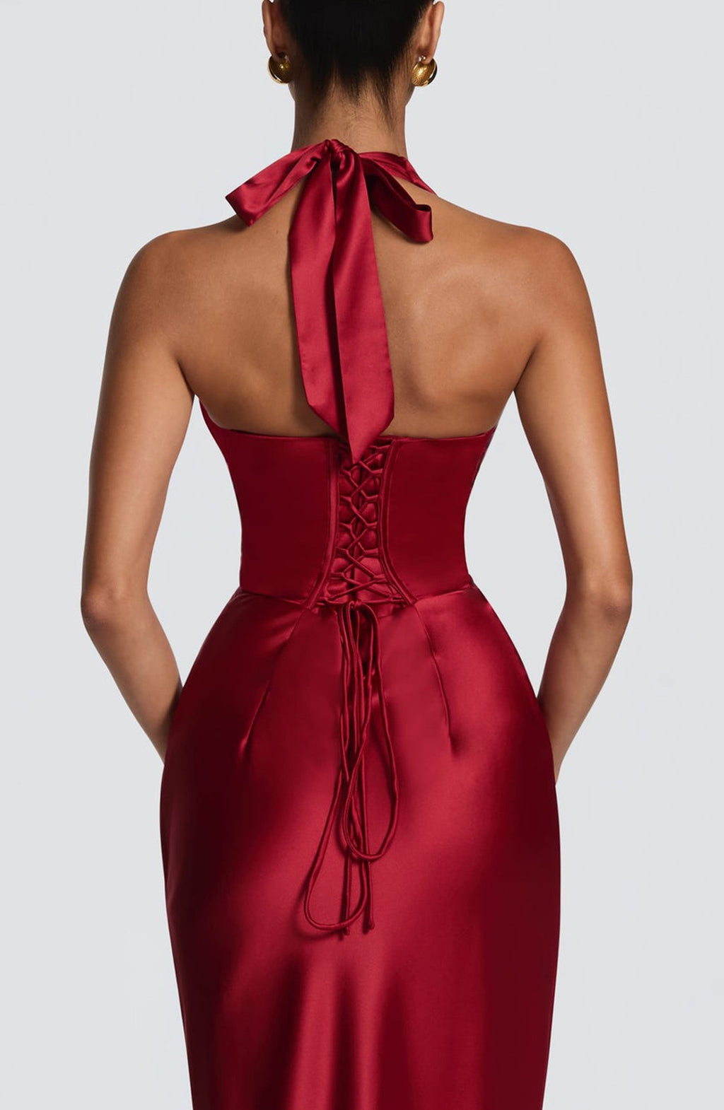 Robe Stella – Robe Longue Satinée à Col Halter et Drapé