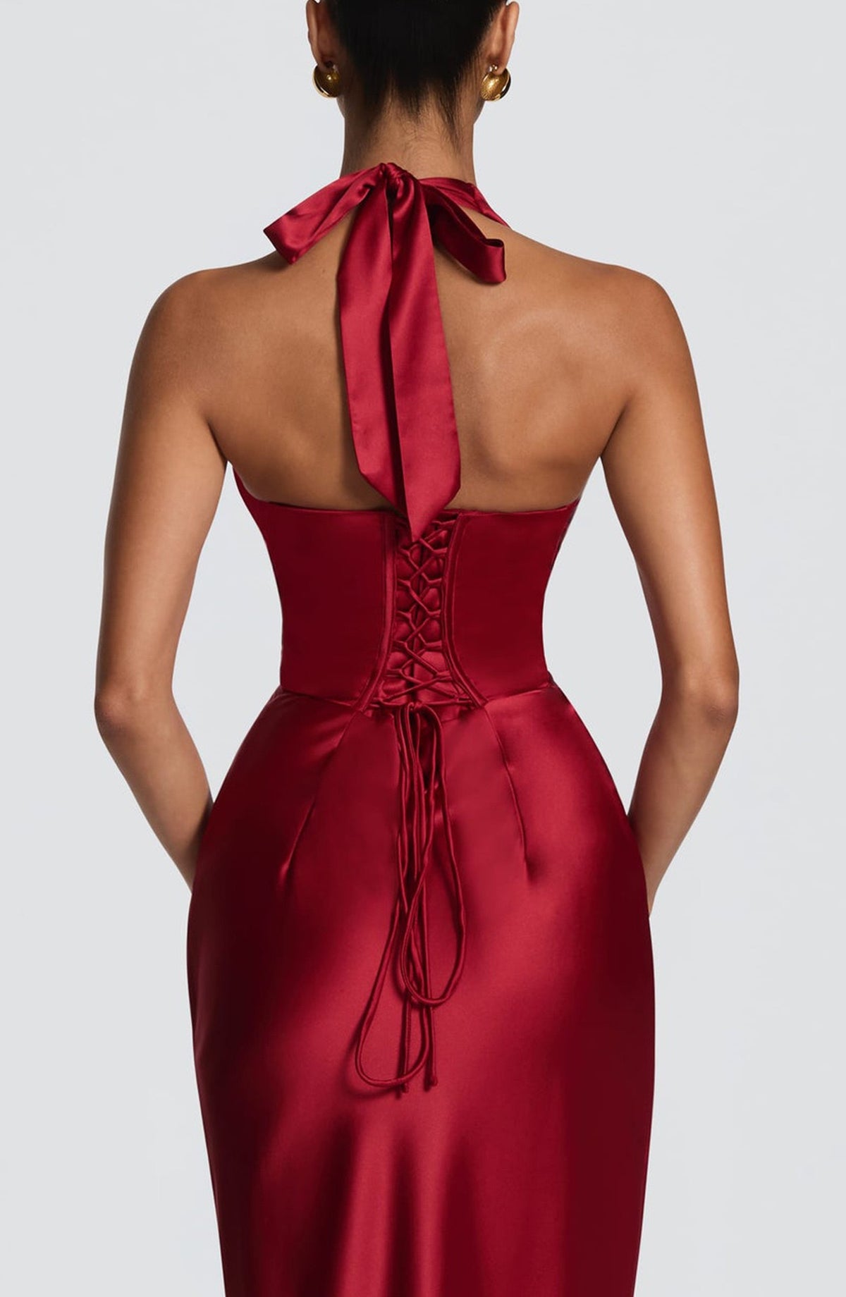 Robe Stella – Robe Longue Satinée à Col Halter et Drapé