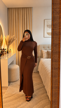 Robe longue drapée à col montant – Modèle Dahlia