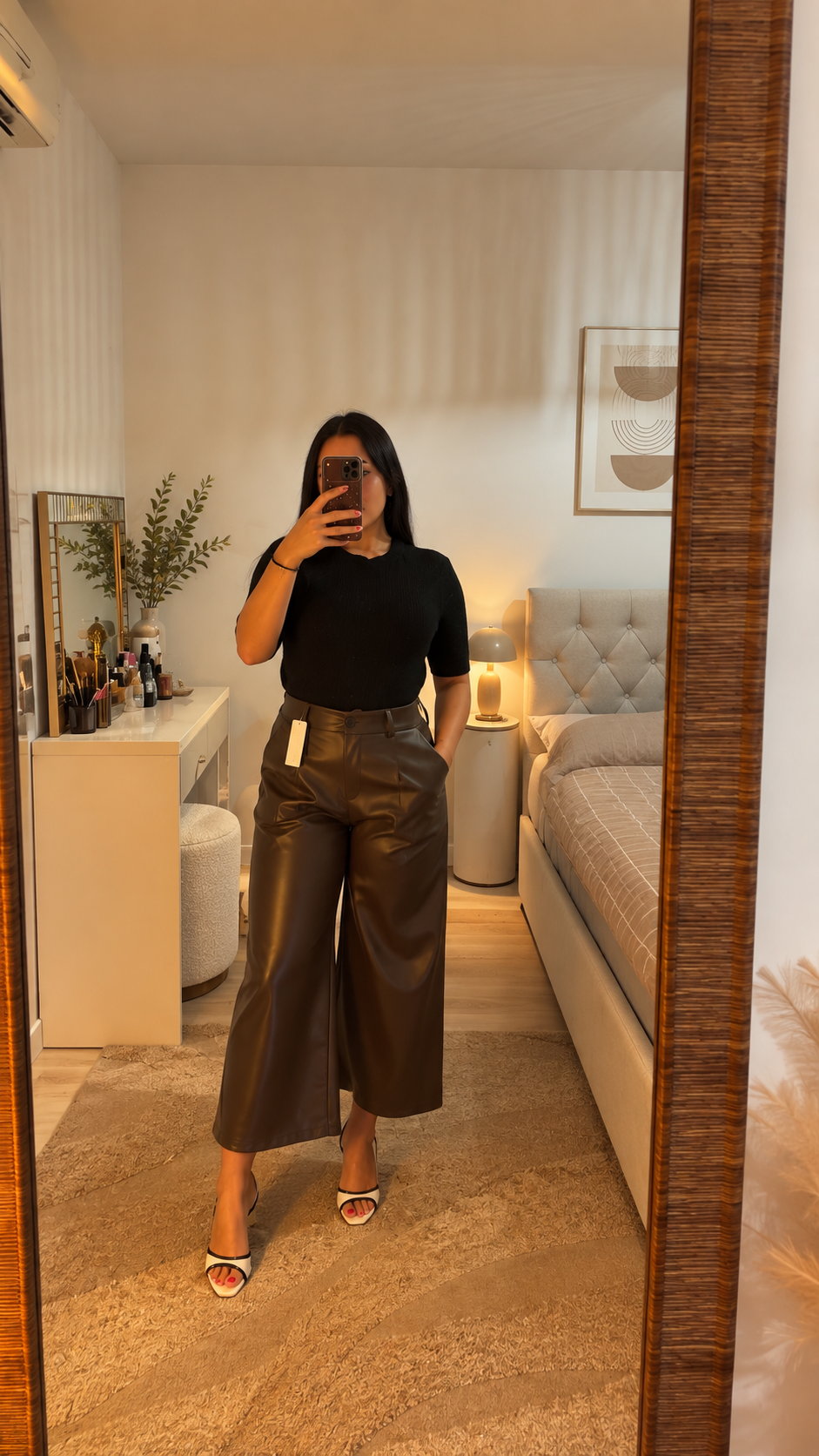 Pantalon large effet cuir – Coupe fluide taille haute - Modèle Mila