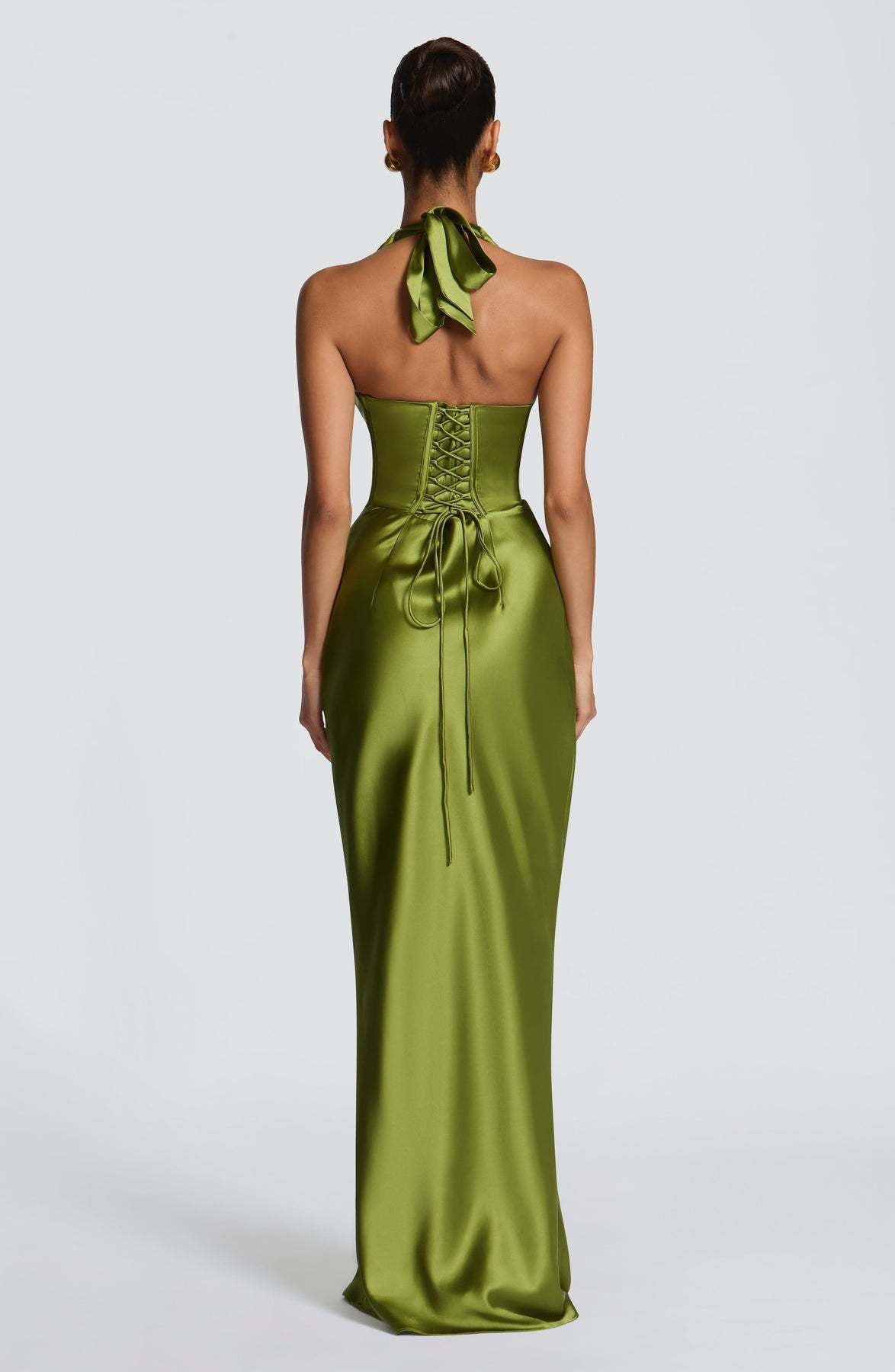 Robe Stella – Robe Longue Satinée à Col Halter et Drapé
